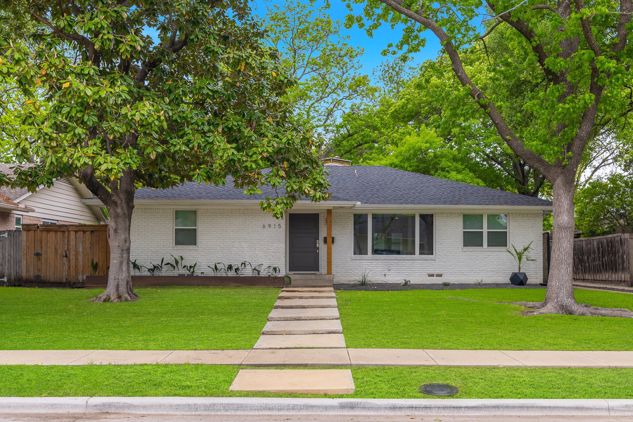 6915 Winchester Street Dallas TX 75231