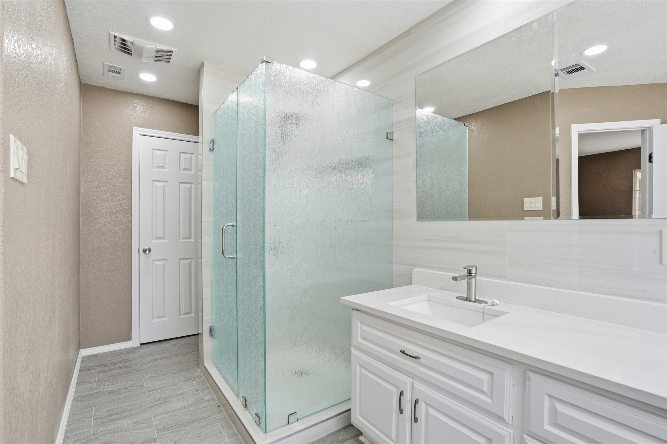3917 Country Meadows Circle Granbury TX 76049