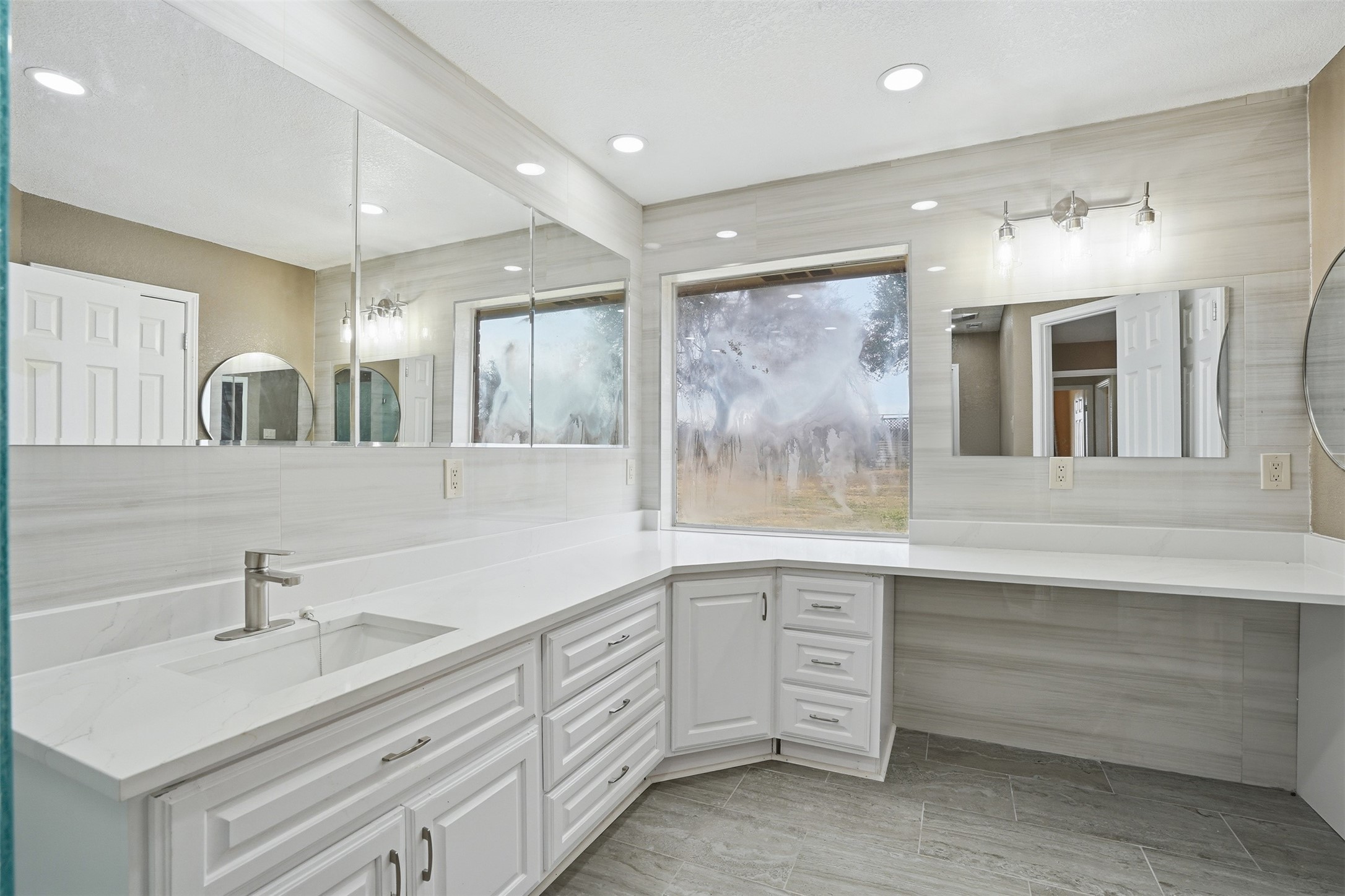 3917 Country Meadows Circle Granbury TX 76049