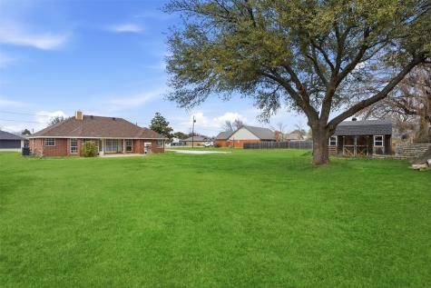 3917 Country Meadows Circle Granbury TX 76049