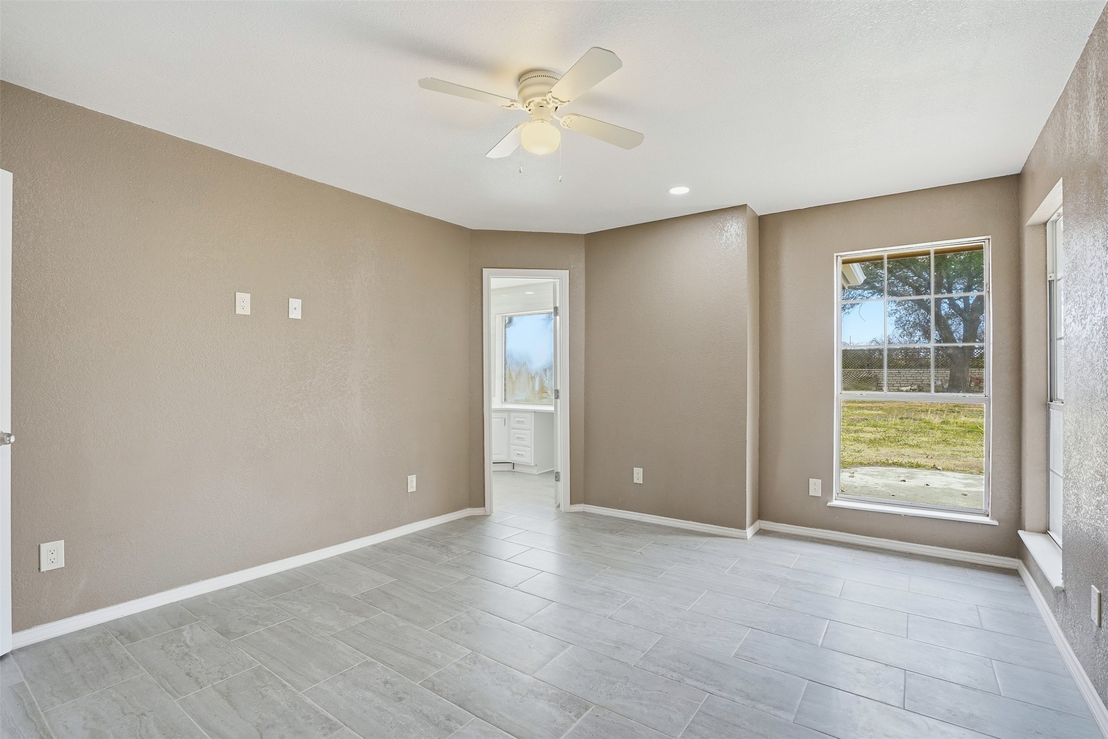 3917 Country Meadows Circle Granbury TX 76049