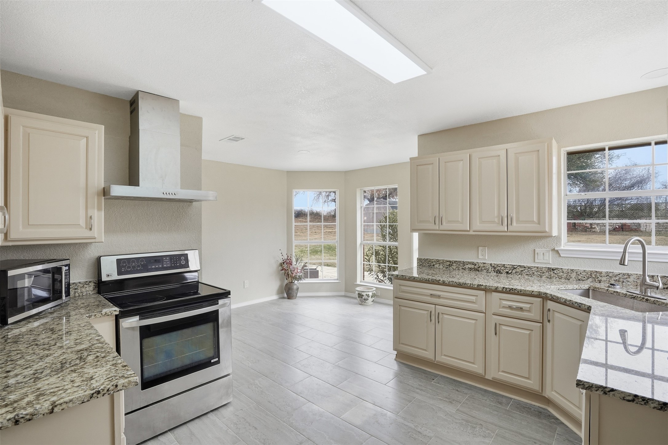 3917 Country Meadows Circle Granbury TX 76049