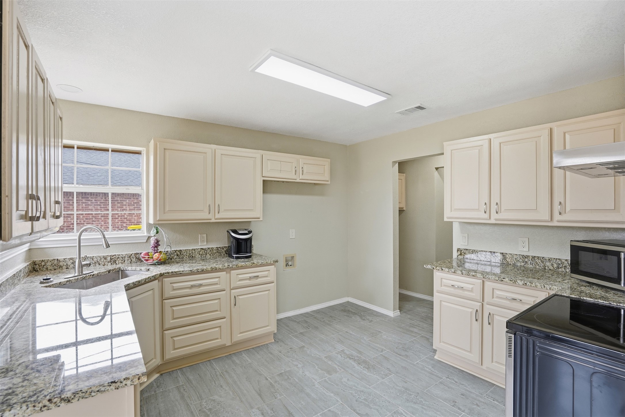 3917 Country Meadows Circle Granbury TX 76049