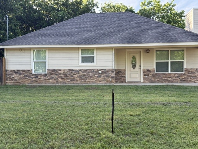 1004 Sanders Street Bowie TX 76230