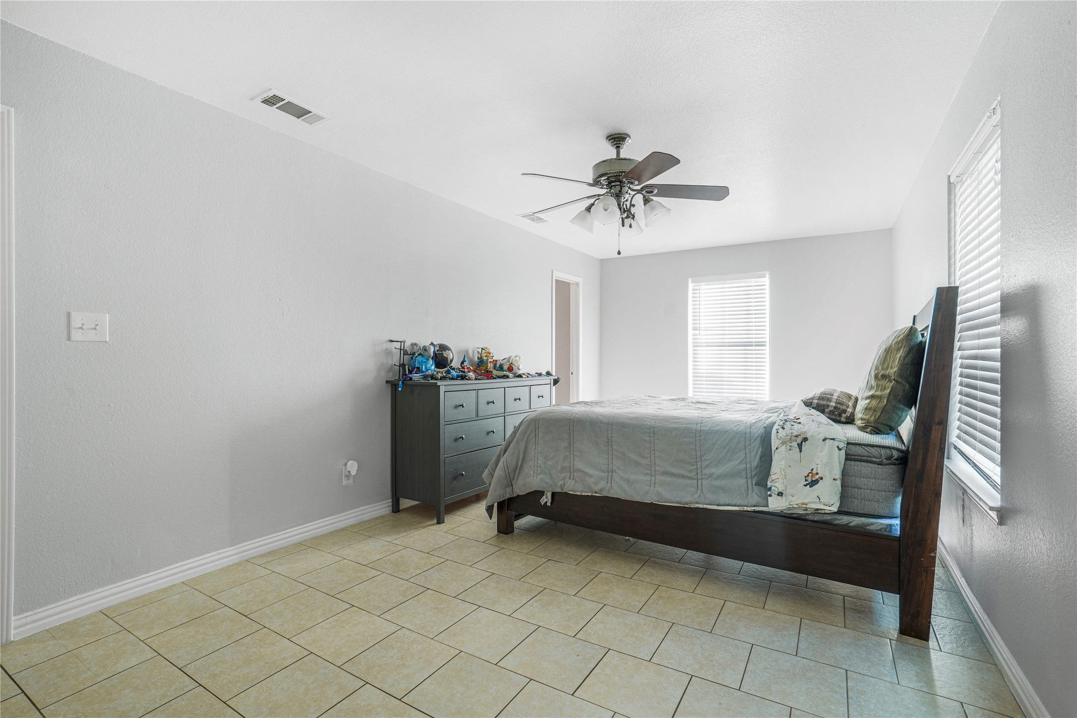 813 Beacon Hill Drive Irving TX 75061