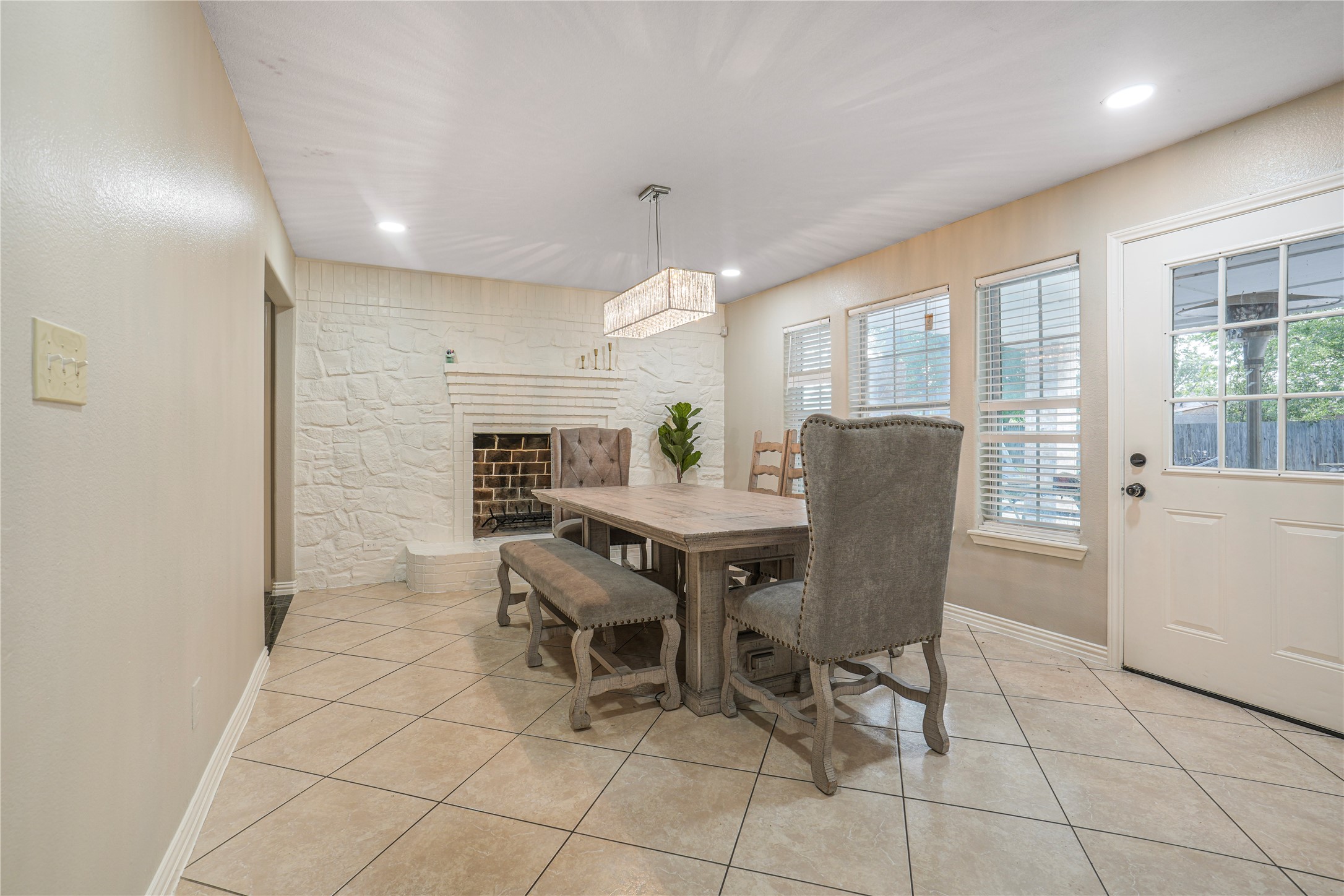 813 Beacon Hill Drive Irving TX 75061
