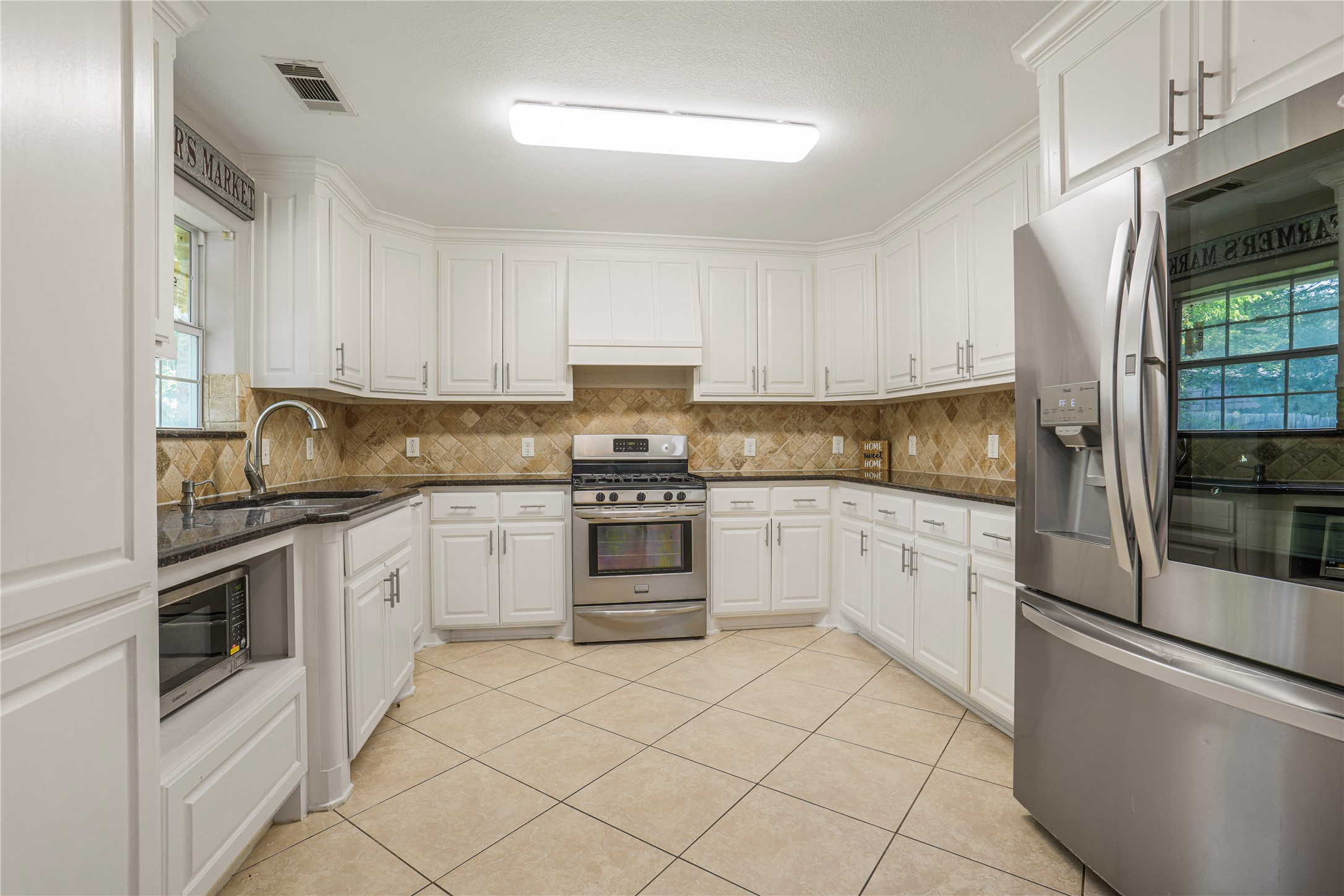 813 Beacon Hill Drive Irving TX 75061