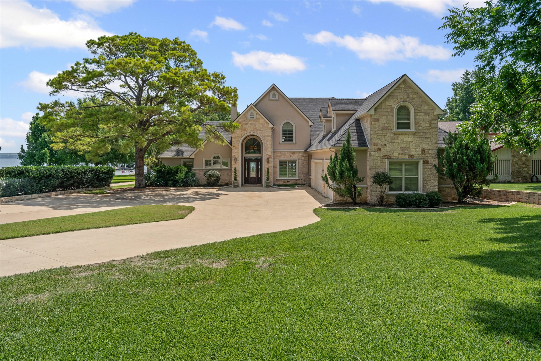 200 N Broadway Road Azle TX 76020