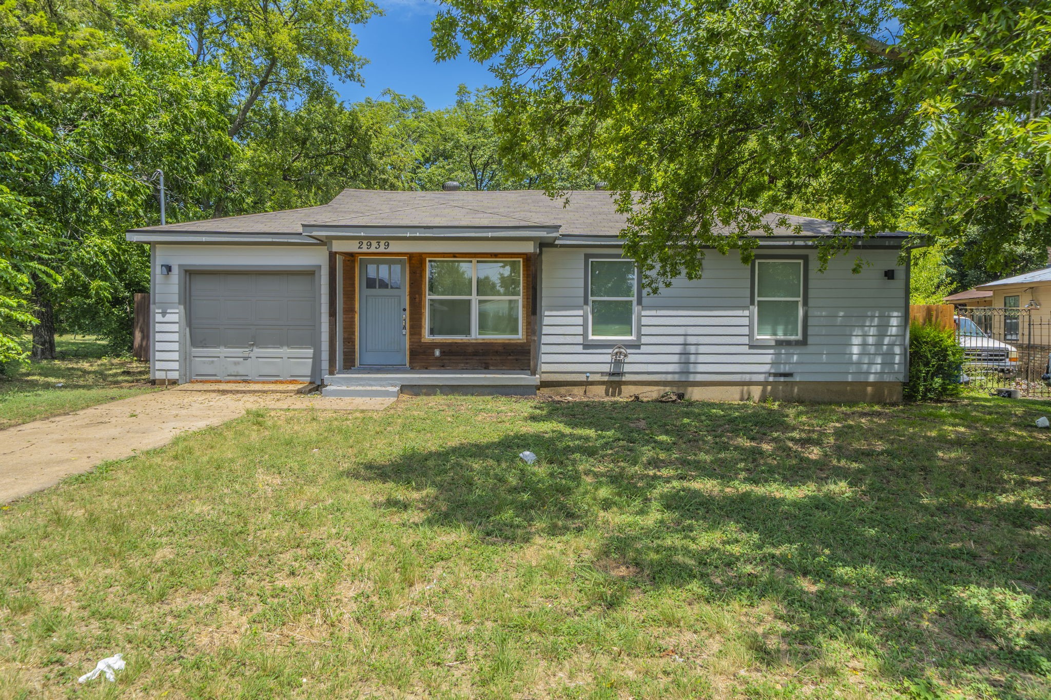 2939 N El Centro Way Dallas TX 75241