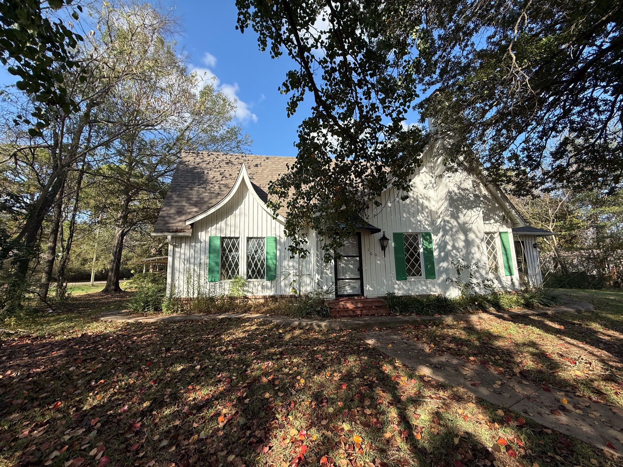 100 Smith Street Naples TX 75568