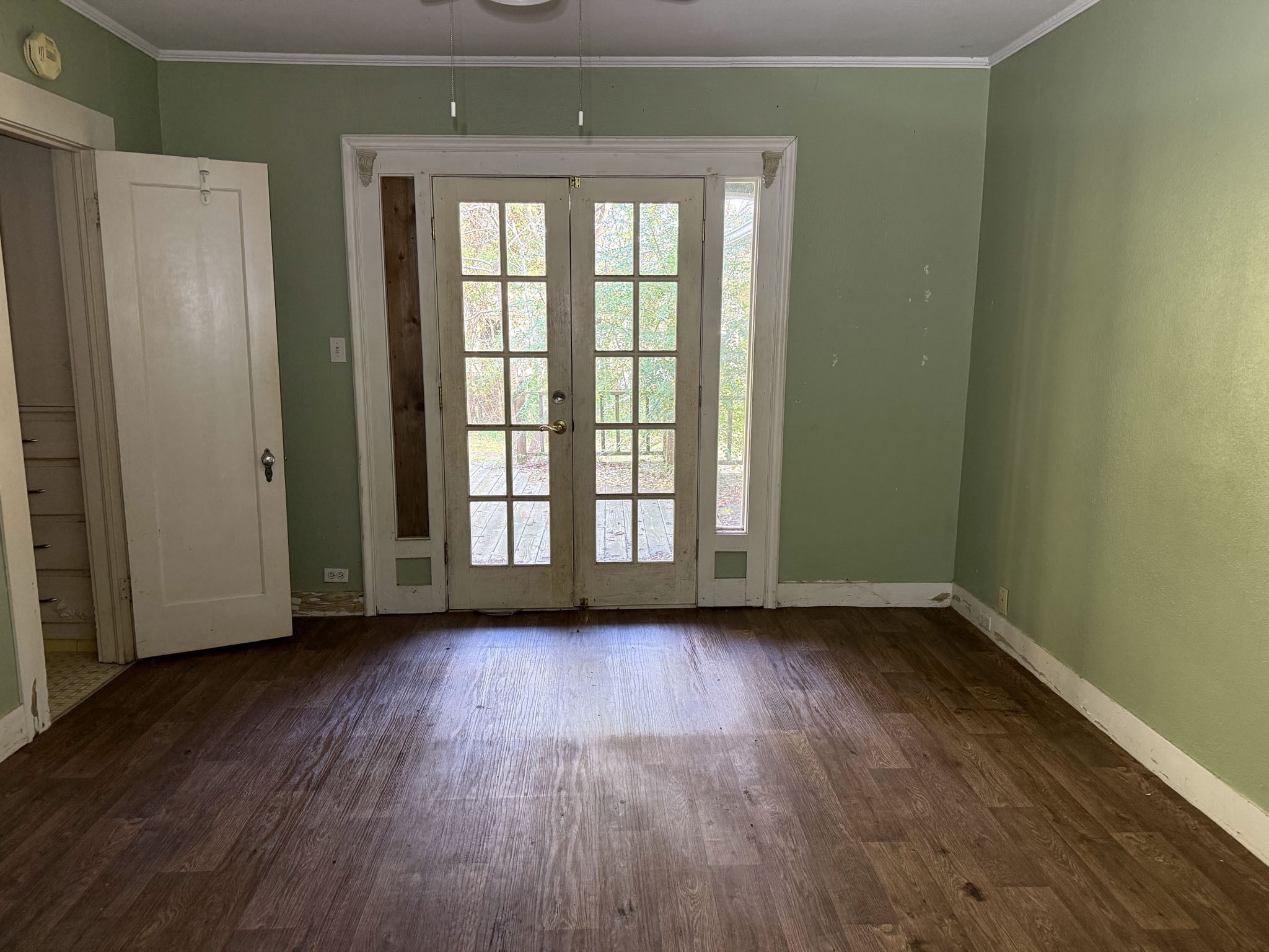 100 Smith Street Naples TX 75568