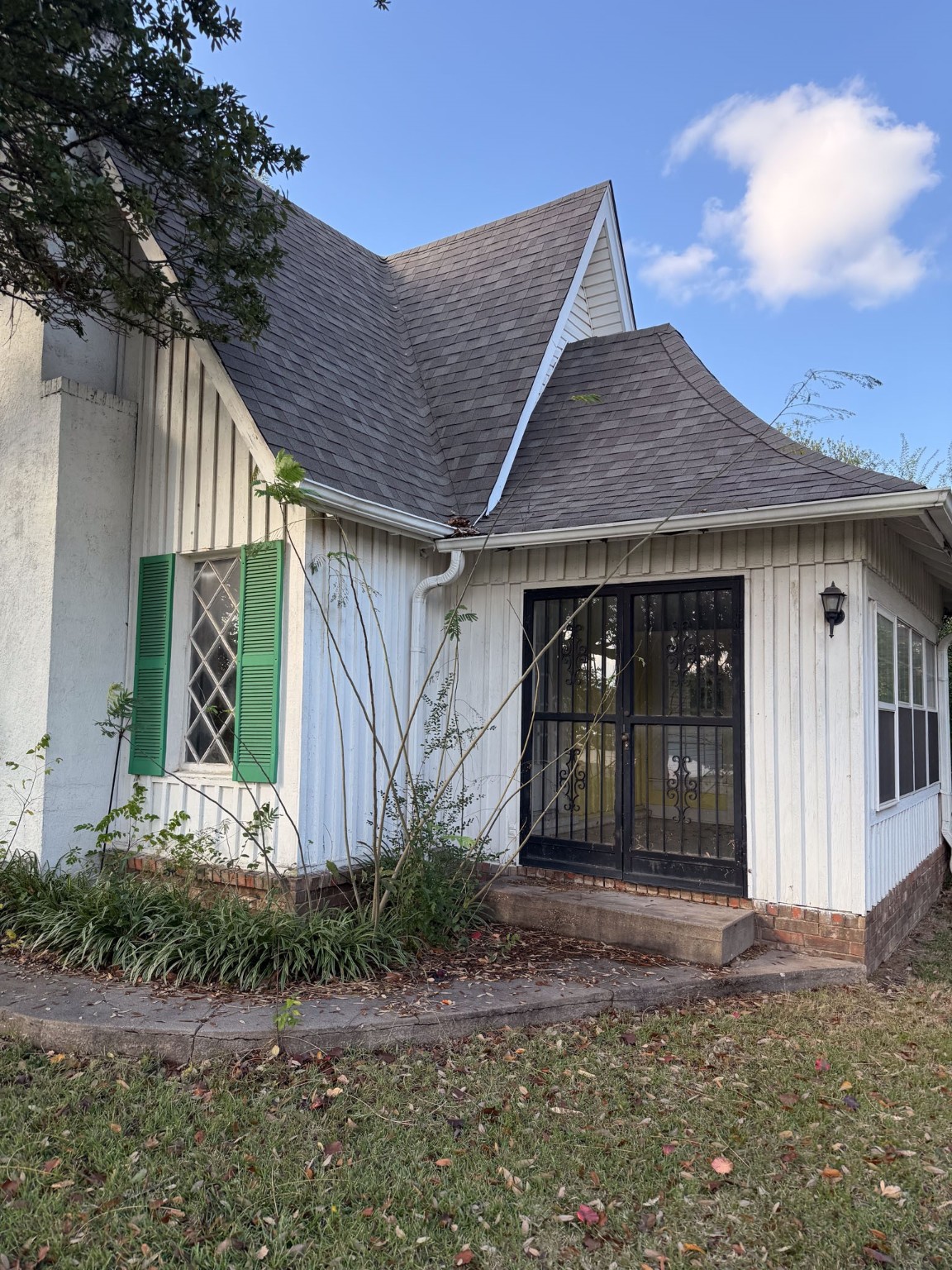 100 Smith Street Naples TX 75568