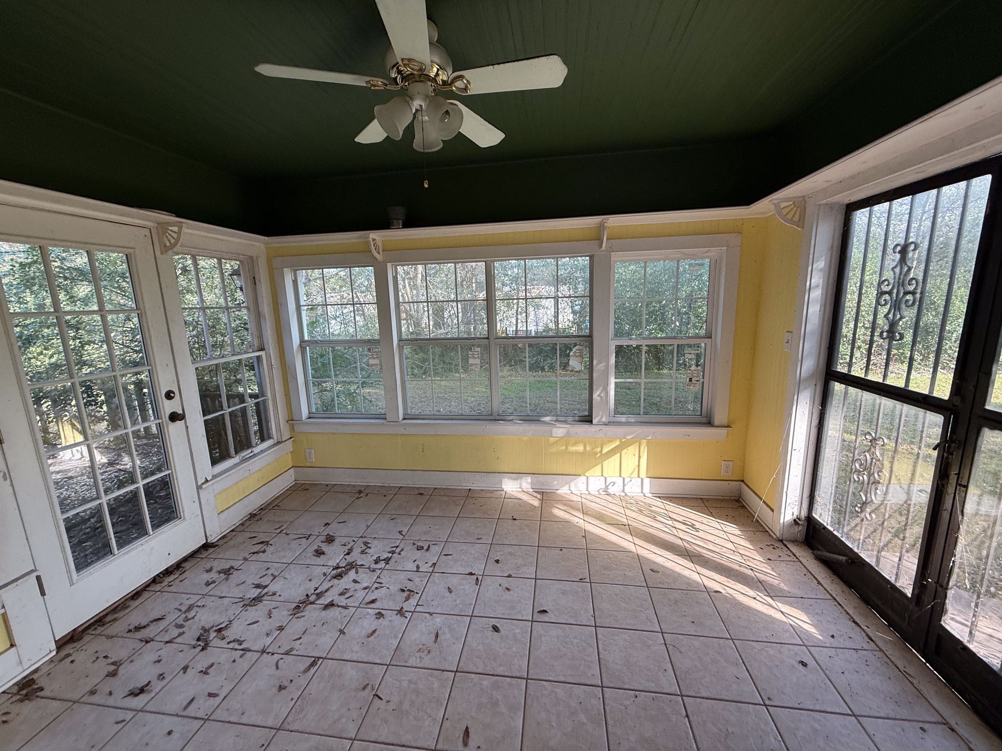 100 Smith Street Naples TX 75568