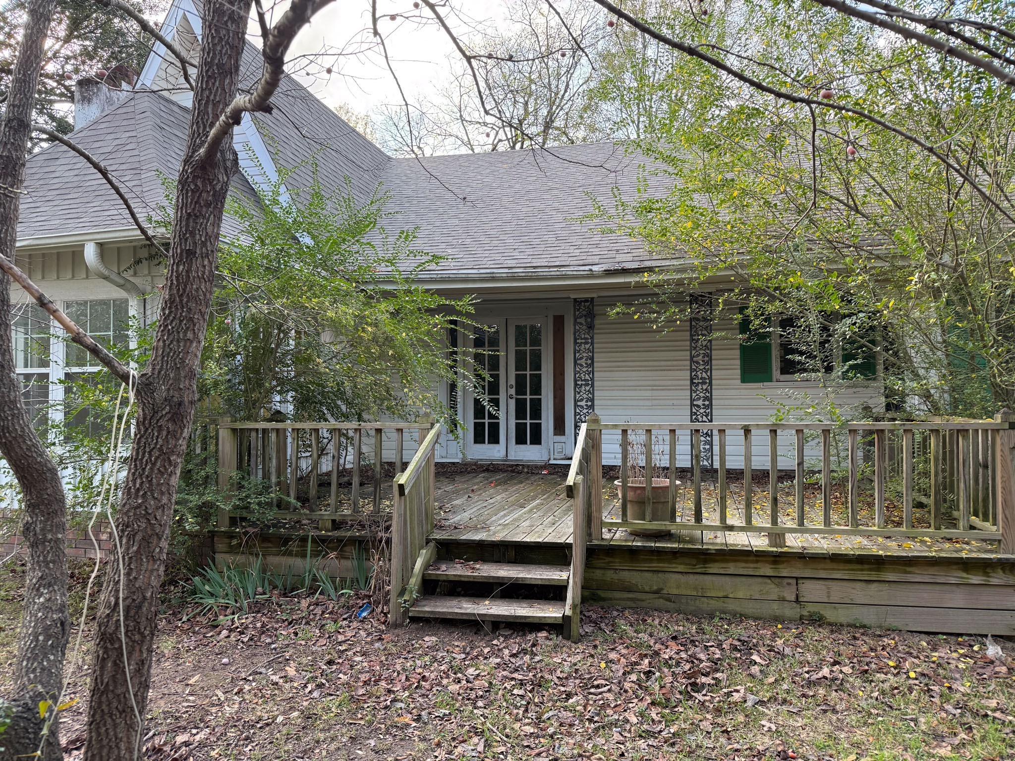 100 Smith Street Naples TX 75568