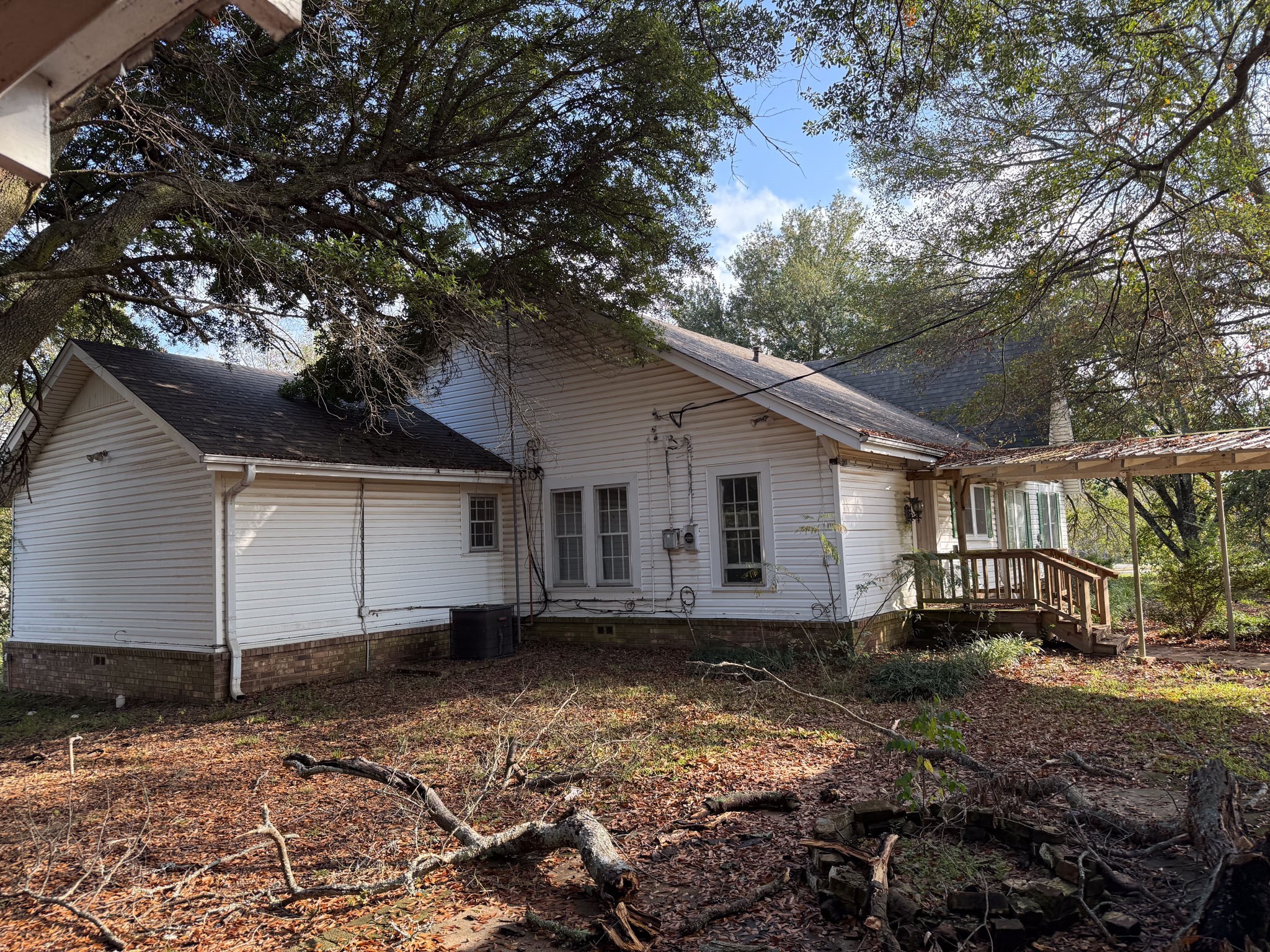 100 Smith Street Naples TX 75568
