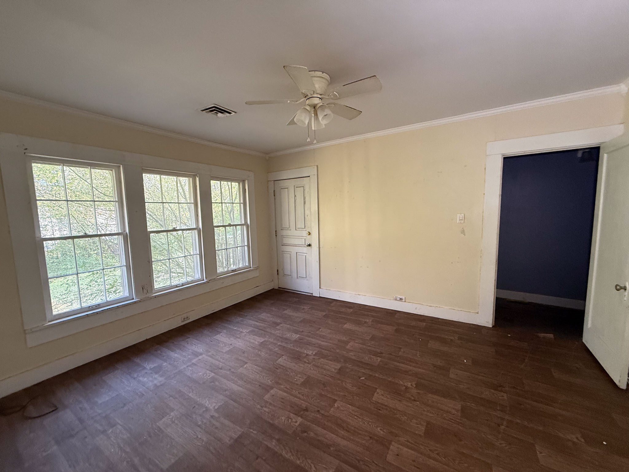 100 Smith Street Naples TX 75568