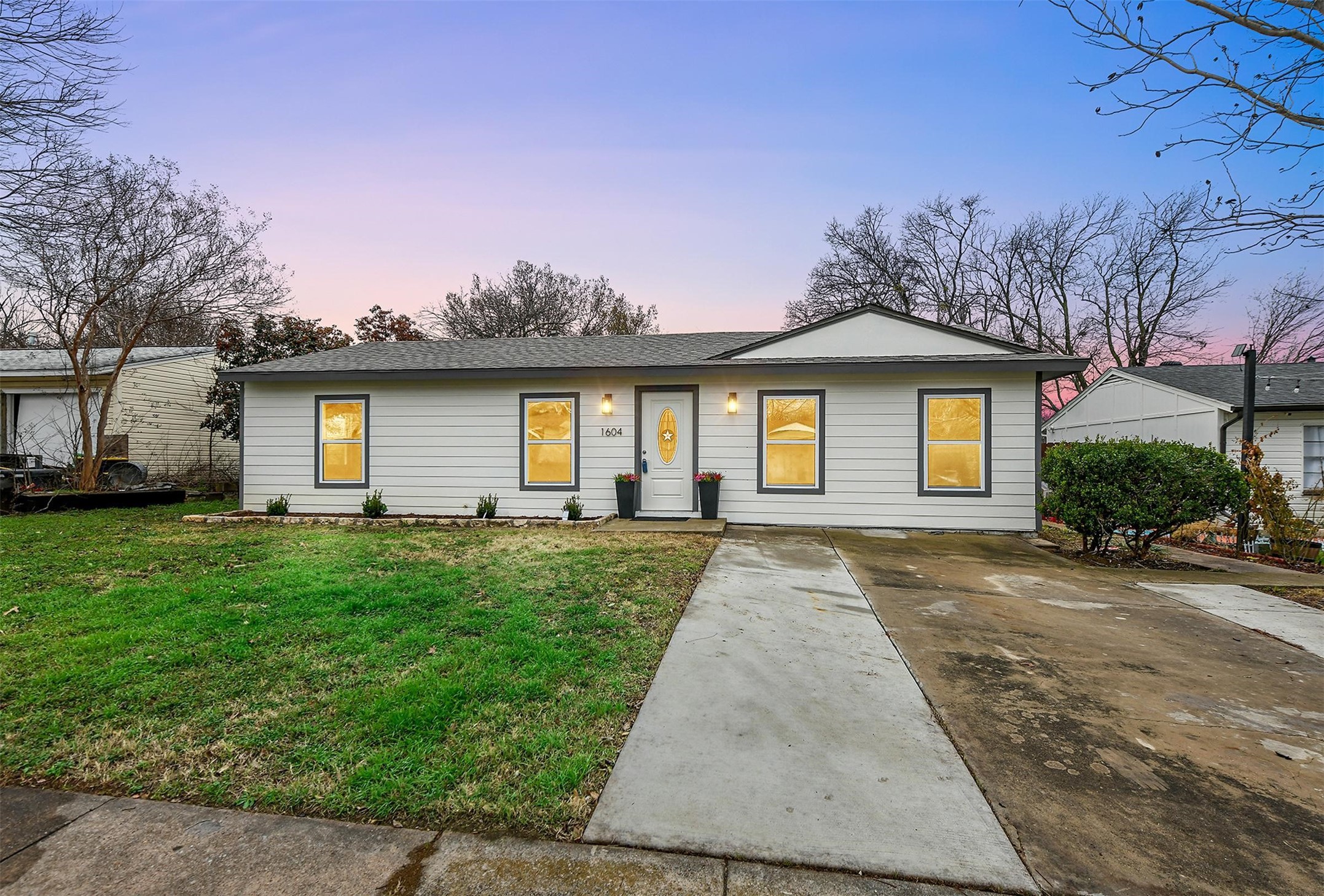 1604 Dale Drive Arlington TX 76010