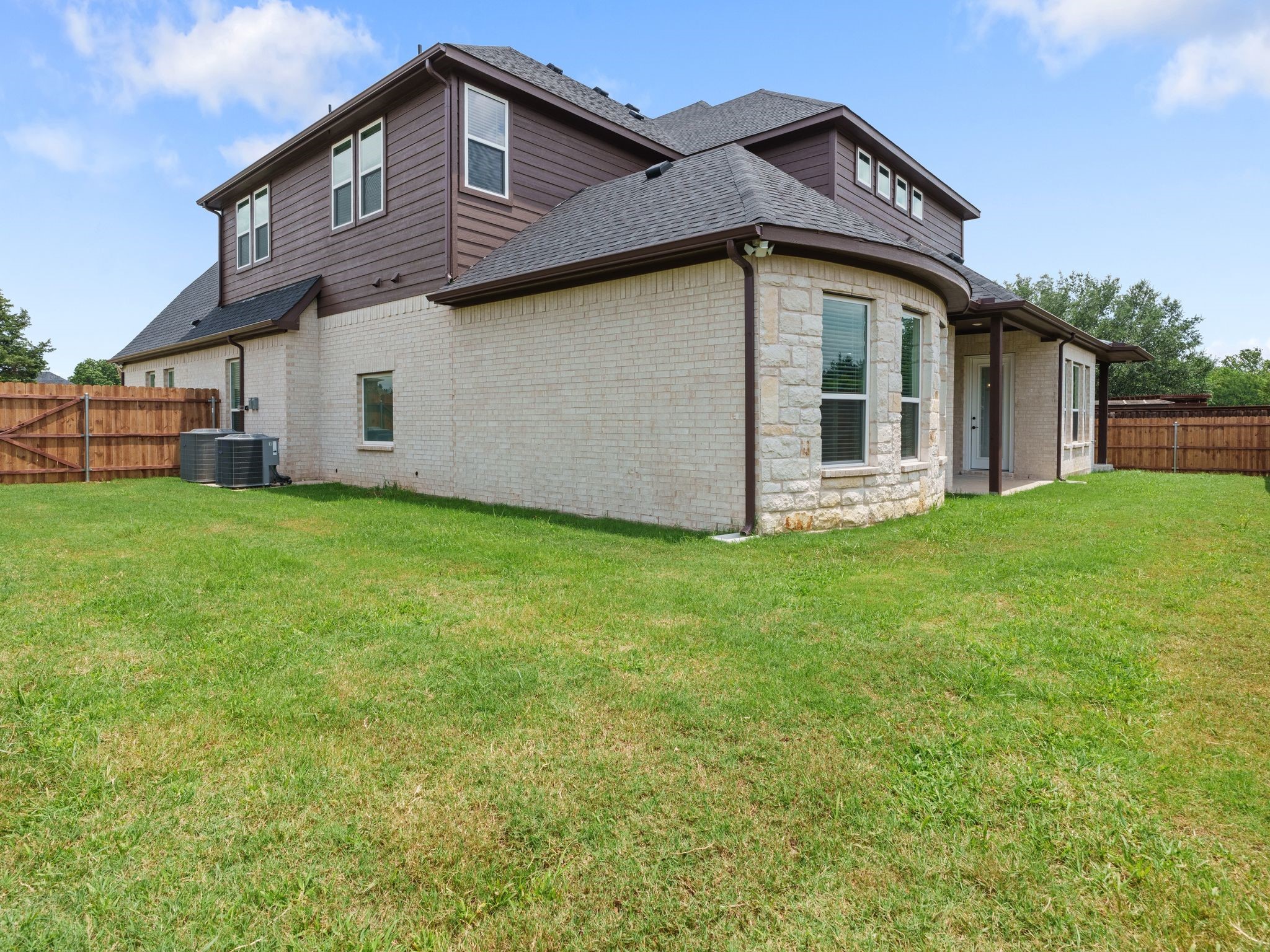 4318 Peachtree Lane Denison TX 75020
