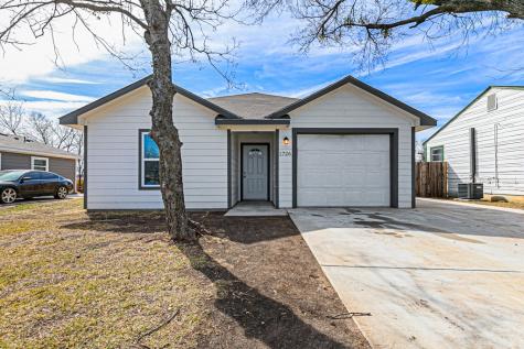 1726 E Davis Avenue Fort Worth TX 76104