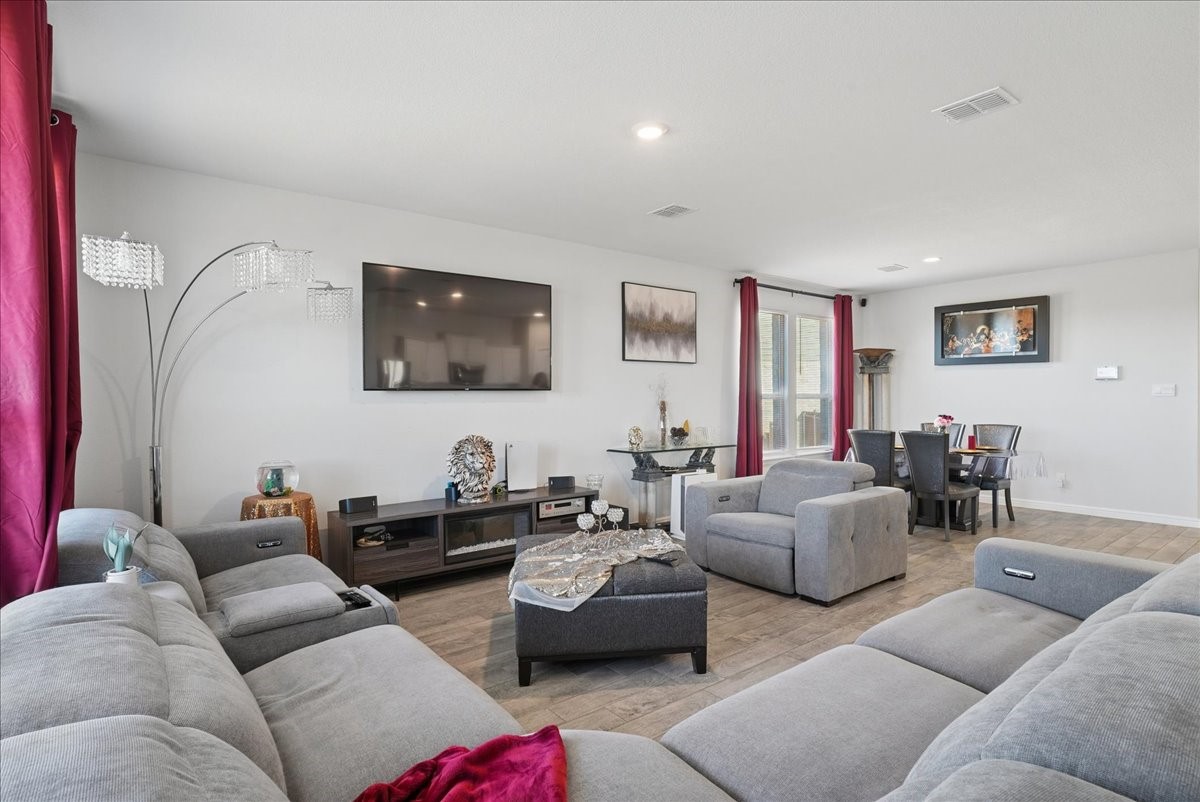 105 Driftoak Drive Boyd TX 76023