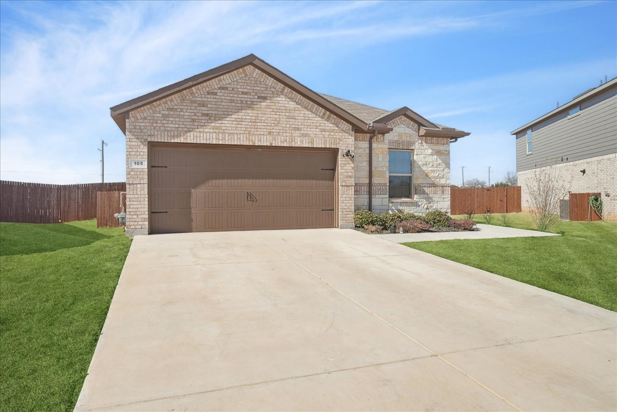 105 Driftoak Drive Boyd TX 76023