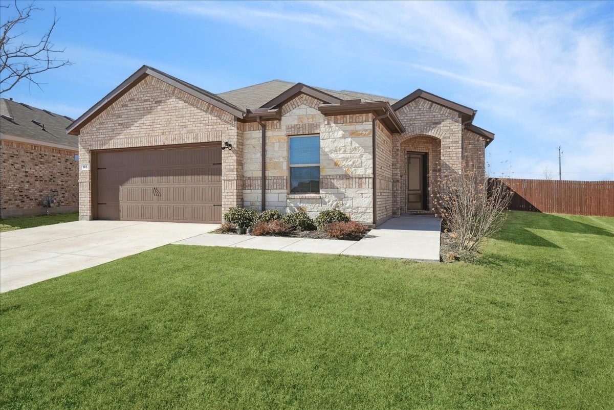 105 Driftoak Drive Boyd TX 76023