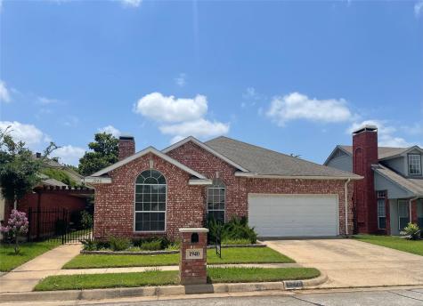 1940 Pine Ridge Drive Bedford TX 76021