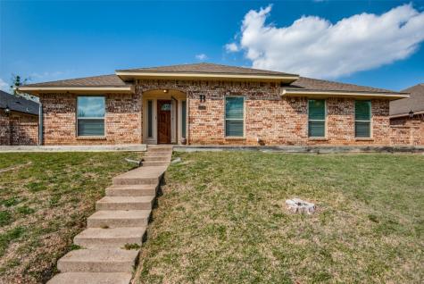 319 Meadowcreek Drive Duncanville TX 75137