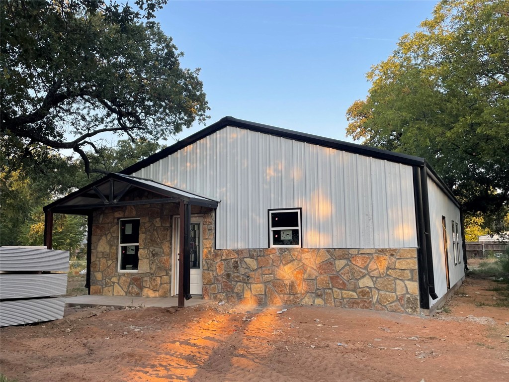 420 Bowie Street Clyde TX 79510