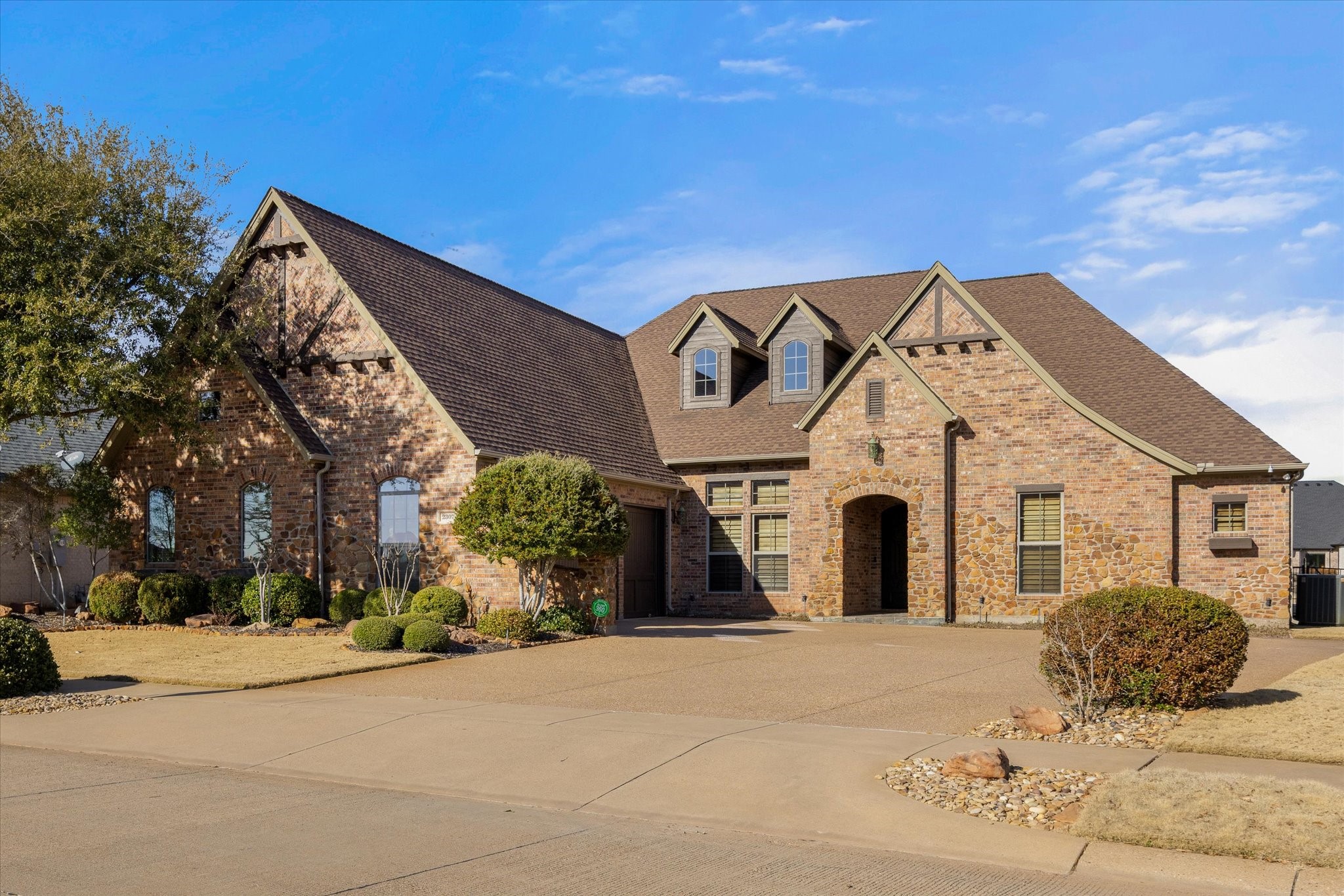 2307 Bordeaux Drive Granbury TX 76048