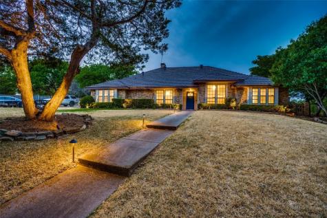 388 Creekwood Drive Lancaster TX 75146