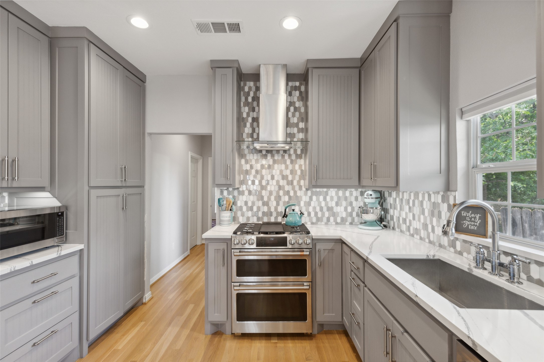 6100 Victor Street Dallas TX 75214