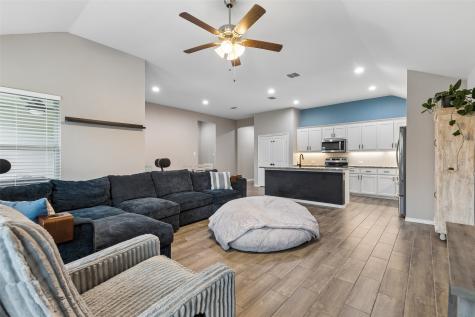 937 Burnet Lane Aubrey TX 76227