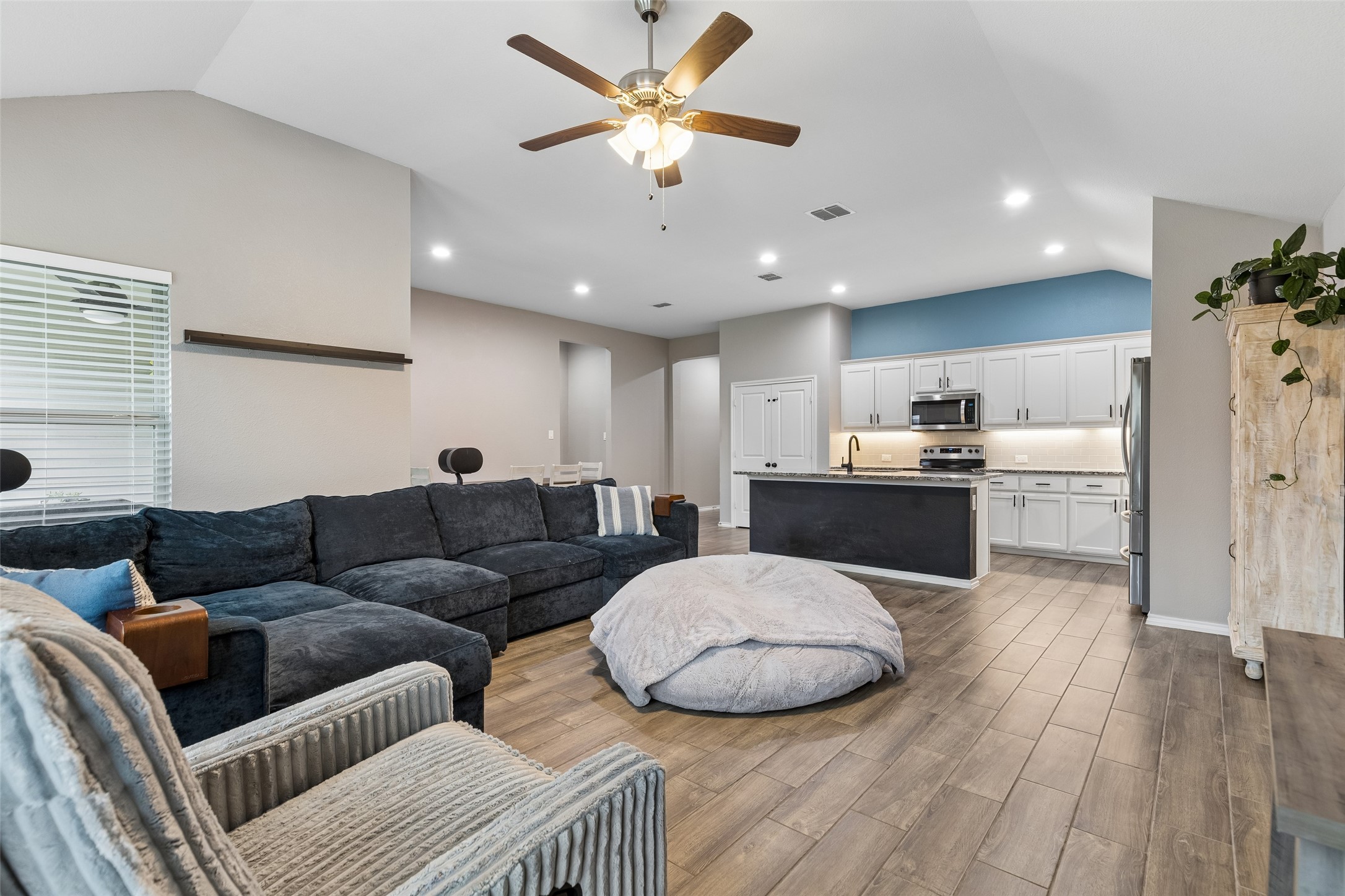 937 Burnet Lane Aubrey TX 76227