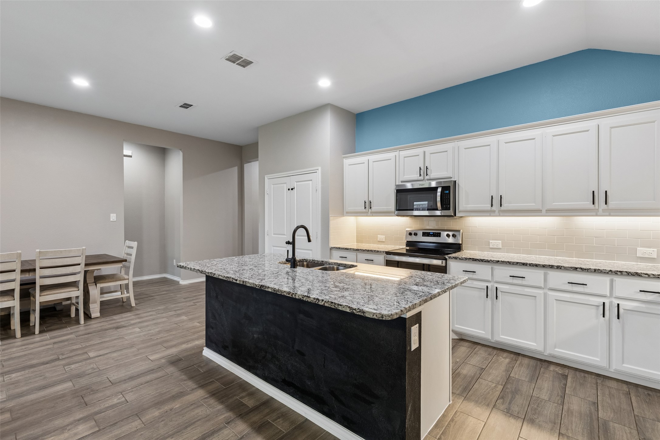937 Burnet Lane Aubrey TX 76227