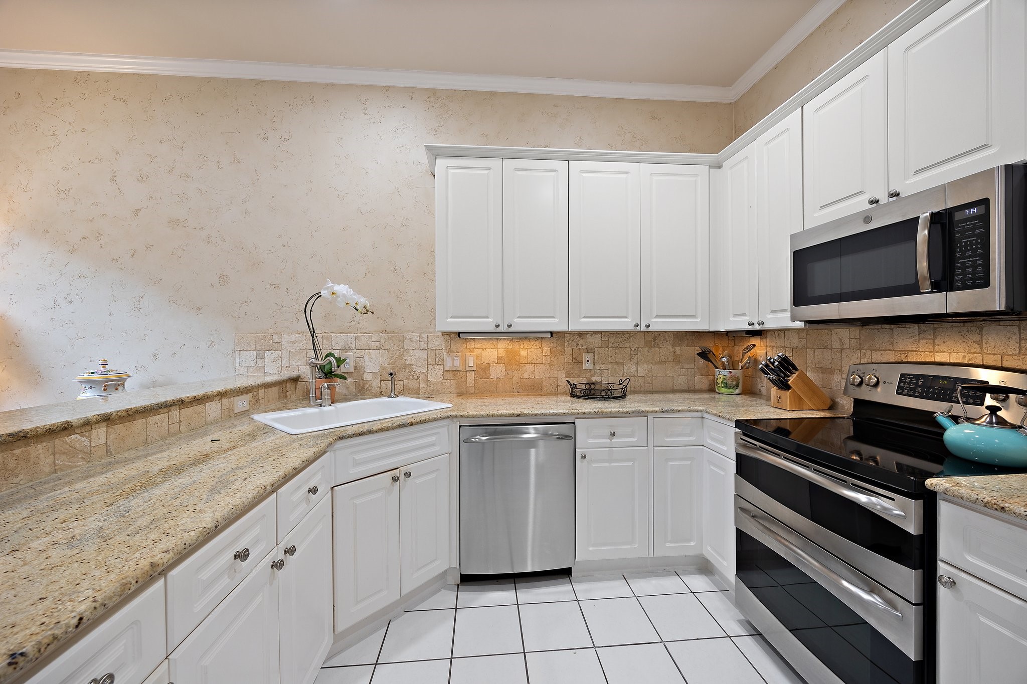 14624 Lakecrest Drive Addison TX 75001