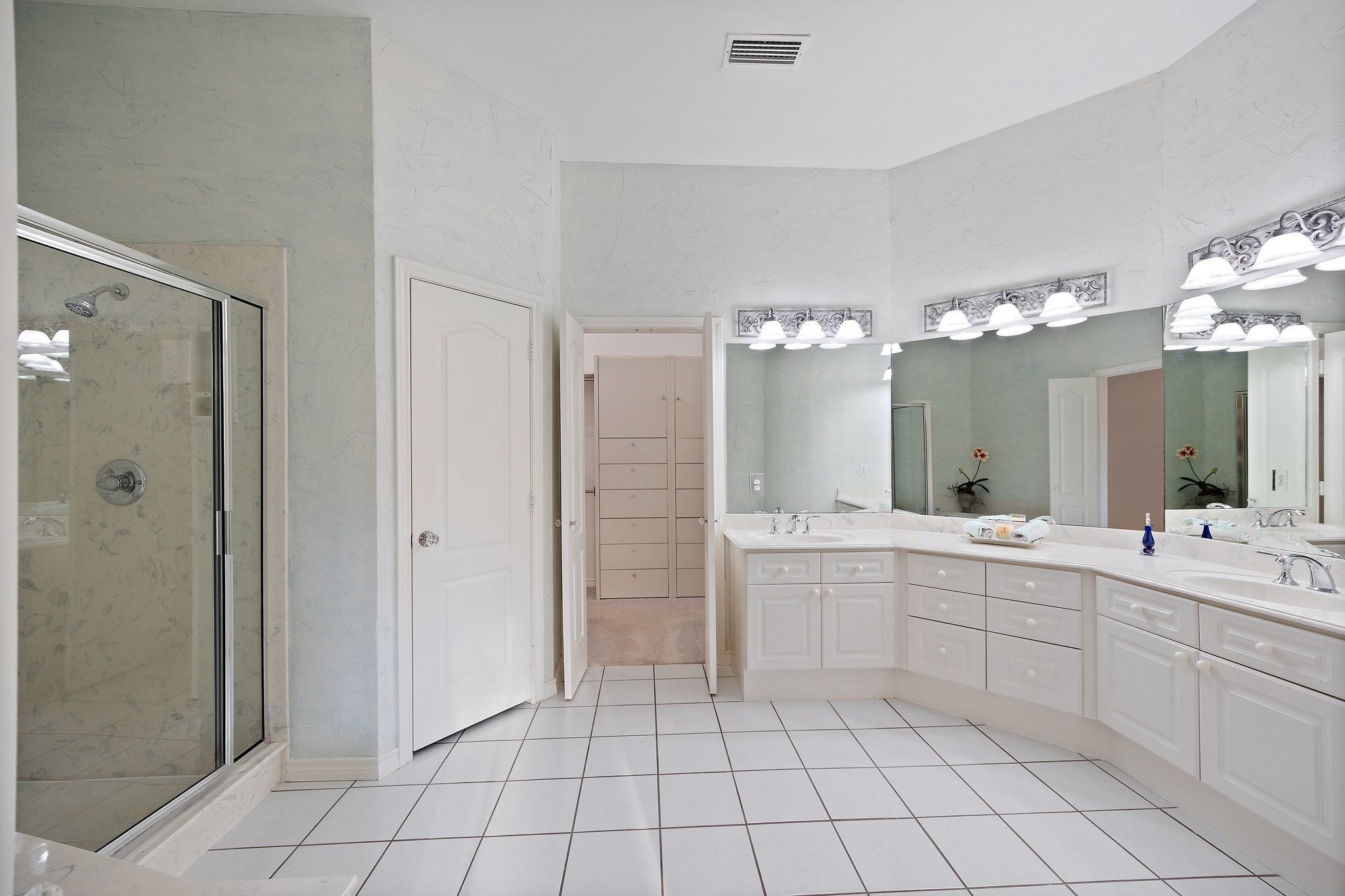 14624 Lakecrest Drive Addison TX 75001