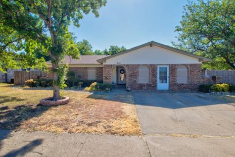 621 Rockledge Drive Saginaw TX 76179