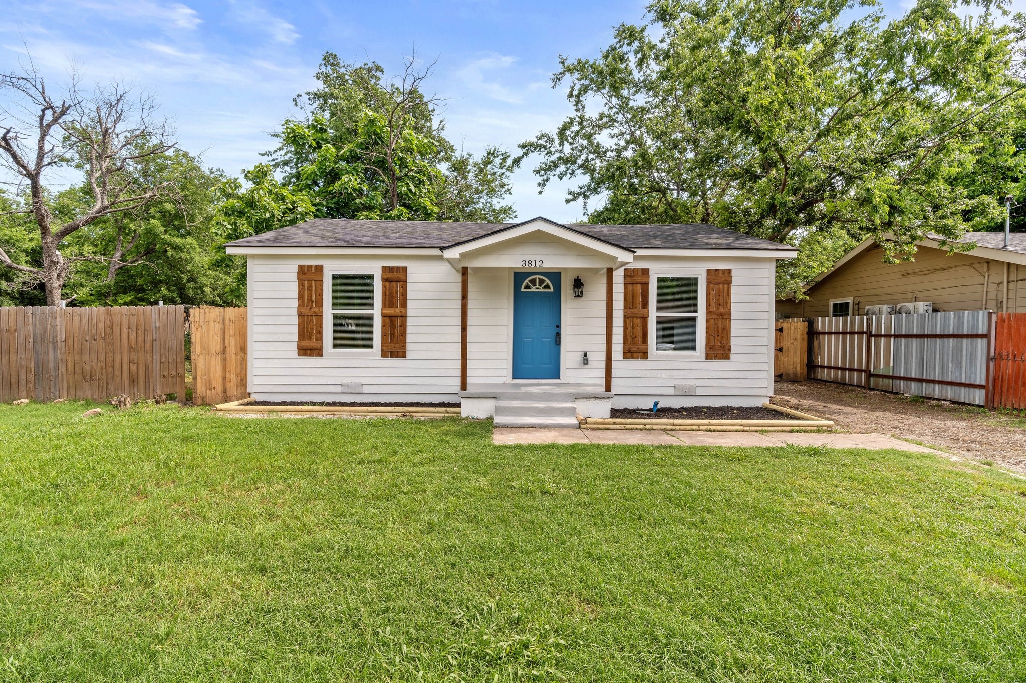 3812 Burton Avenue Fort Worth TX 76105