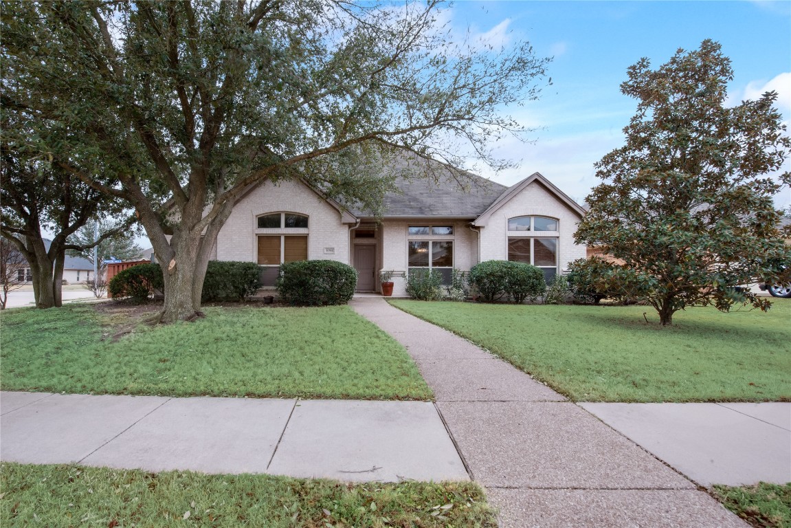 10701 Greenview Court Benbrook TX 76126