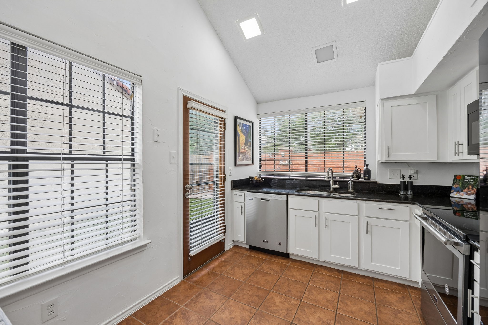 623 Rancho Circle Irving TX 75063