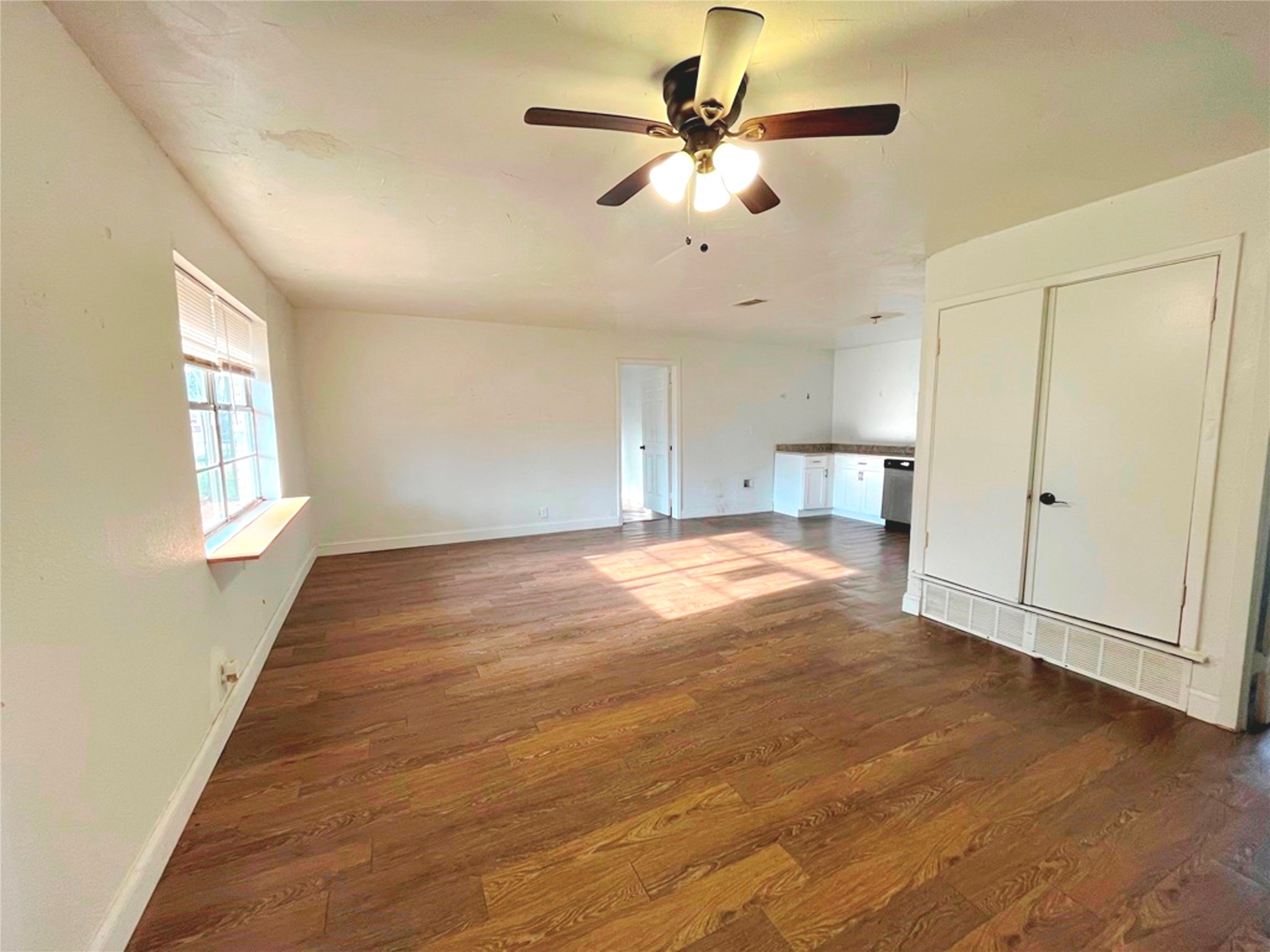 1000 S Andrea Drive Mabank TX 75147