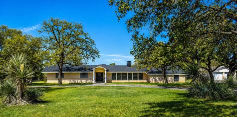 1124 W 6th Brady TX 76825