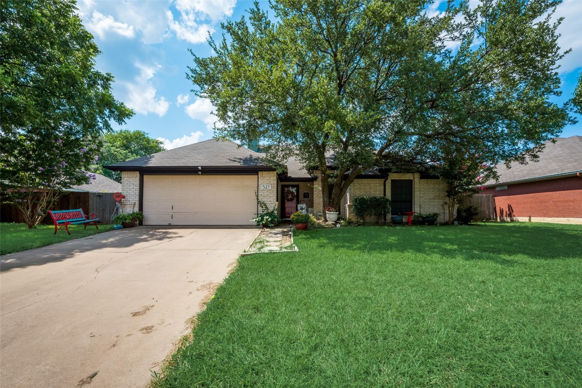 521 Pleasant Valley Drive Burleson TX 76028