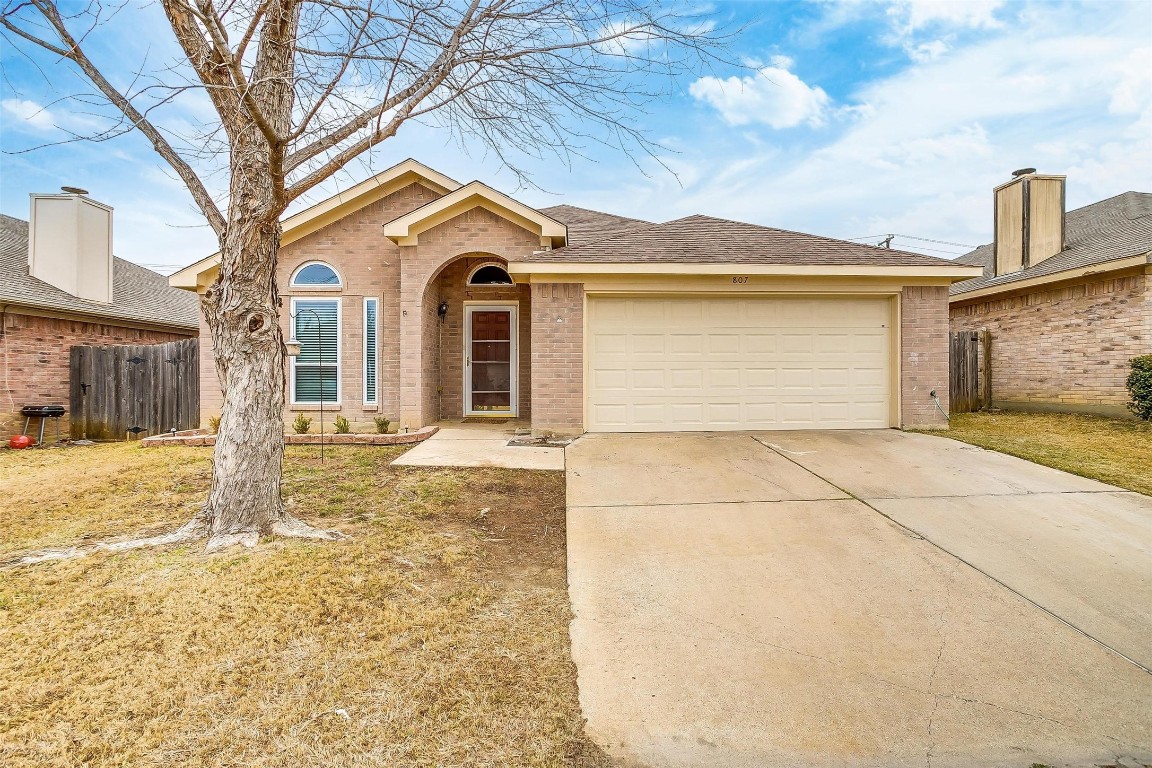 807 Birkhill Trail Arlington TX 76001