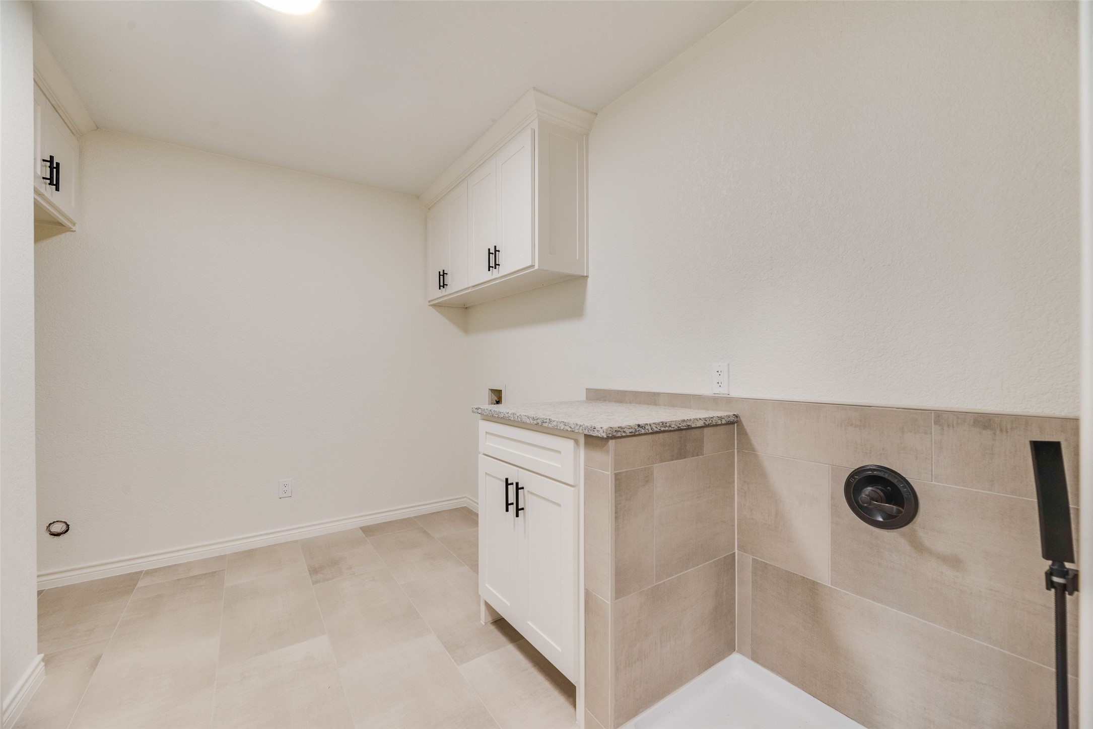 2720 E Seeton Road Grand Prairie TX 75054