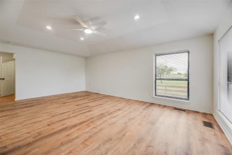 2720 E Seeton Road Grand Prairie TX 75054