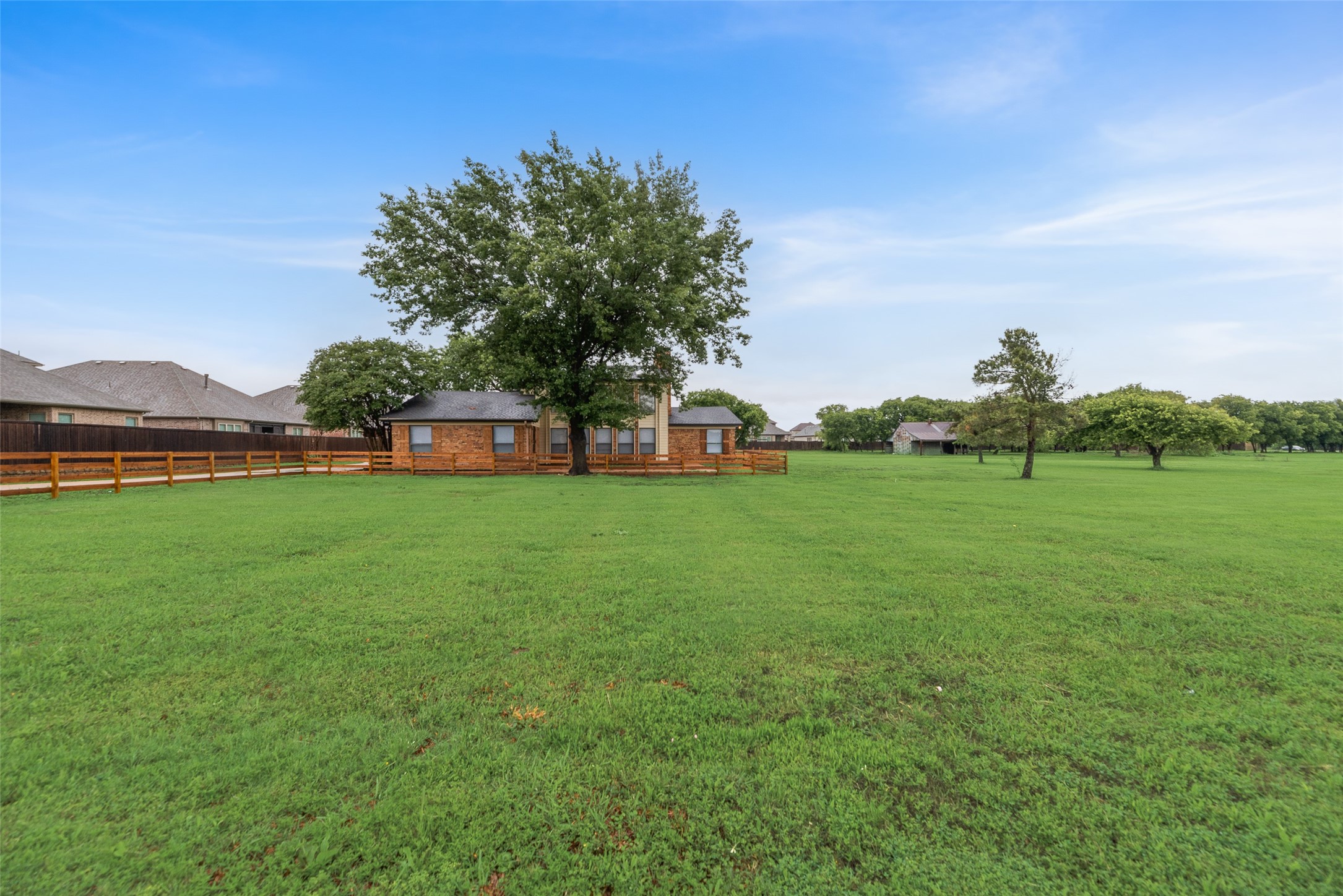 2720 E Seeton Road Grand Prairie TX 75054