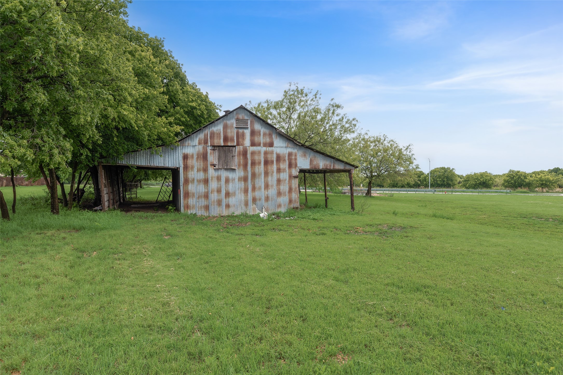 2720 E Seeton Road Grand Prairie TX 75054