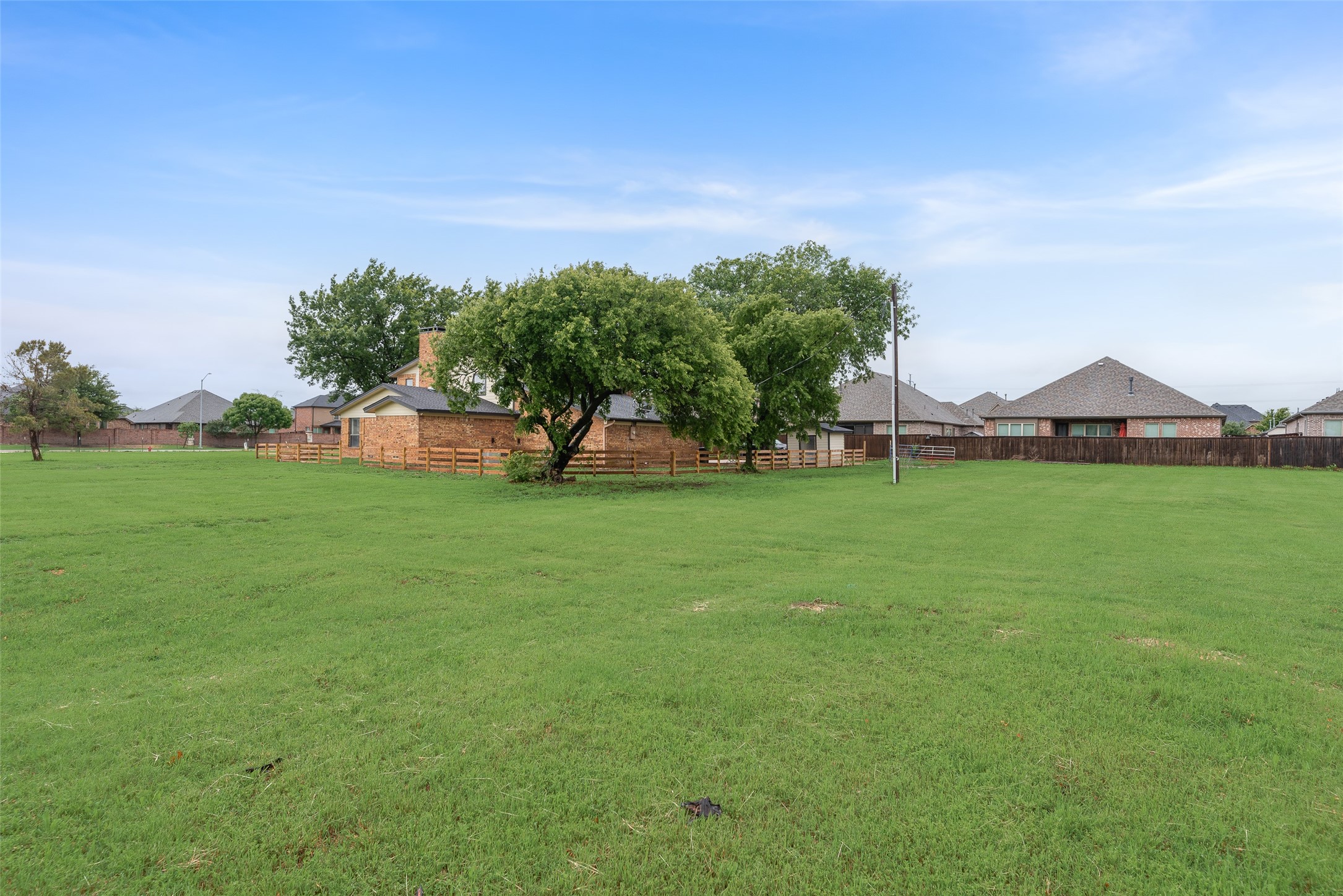 2720 E Seeton Road Grand Prairie TX 75054